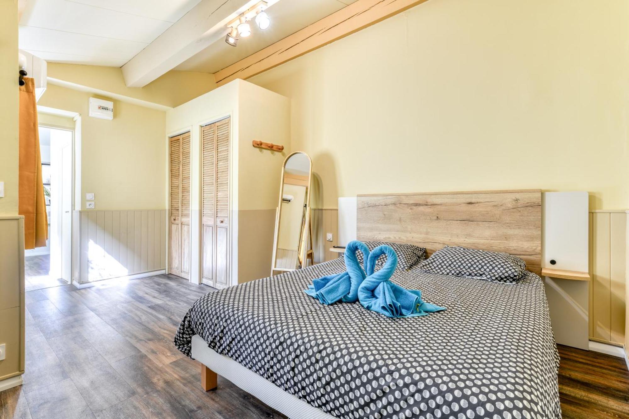 Cote Palais Avec Climatisation - Fibre & Netflix - Spacieux En Rez-De-Chaussee 카르카손 외부 사진